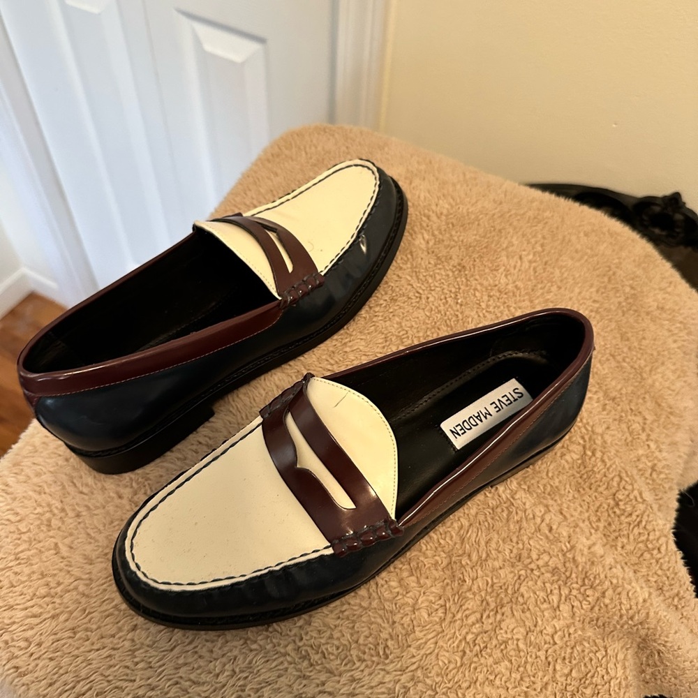 Steve Madden Black and Cream Loafers Slip-Ons